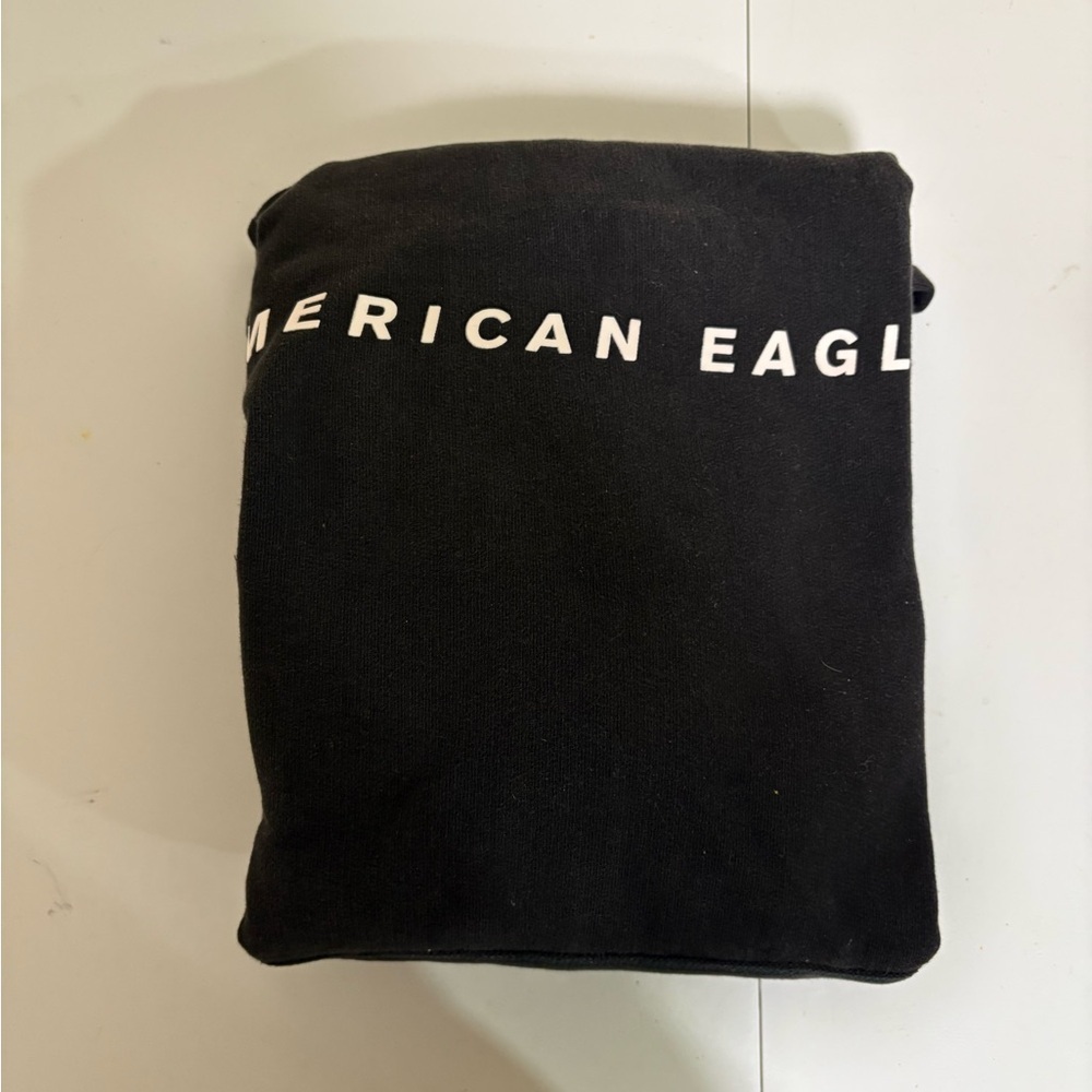 American Eagle Black Sweatshirt